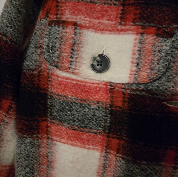 Shacket - Picture 3 of 3